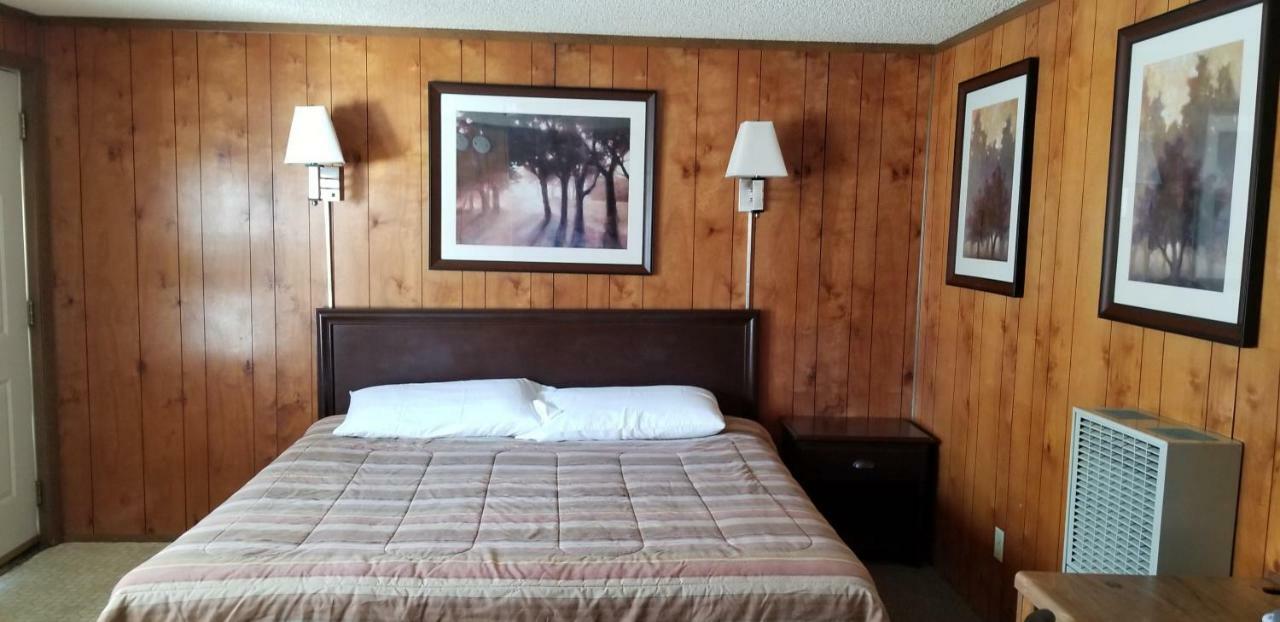 The Whispering Elms Motel Baker Exterior foto